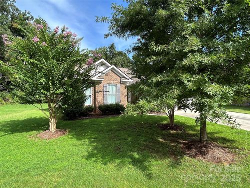 8705 Mullis Forest Ct, Mint Hill, NC, 28227-5685 | Card Image