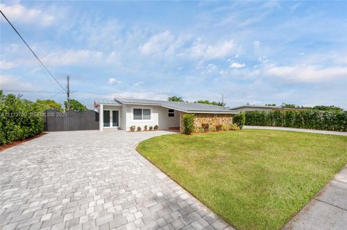 8841 Sw 20th St, Miami, FL, 33165 | Card Image