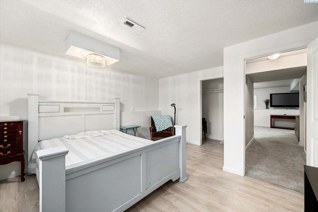 73805 N Demoss Rd, Home with 3 bedrooms, 3 bathrooms and null parking in Benton City WA | Image 42