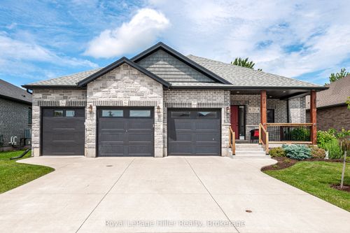 {{alt}} | Card Image