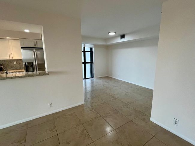 APT-2001 - 4000 Towerside Ter, Condo with 2 bedrooms, 2 bathrooms and null parking in Miami FL | Image 4