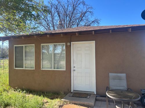 975 Harris Ave, Bosque Farms, NM, 87068-9359 | Card Image