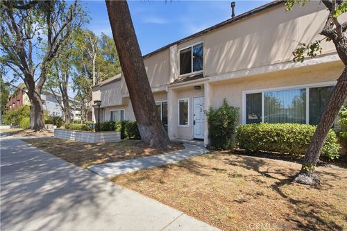5664 Etiwanda Ave, Tarzana, CA, 91356-2748 | Card Image