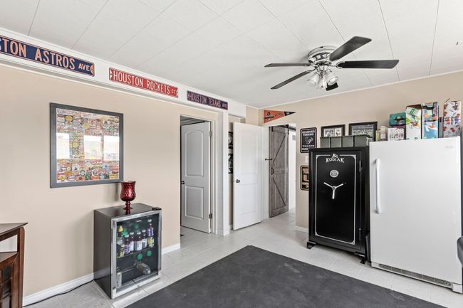 Family Room | Image 21