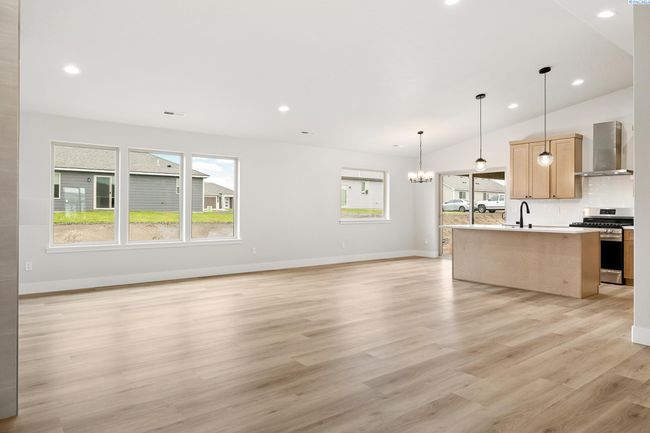 10709 Kokanee Dr, House other with 4 bedrooms, 2 bathrooms and 3 parking in Pasco WA | Image 4