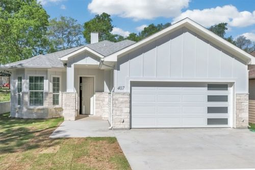 407 Henderson St, Bonham, TX, 75418-4735 | Card Image