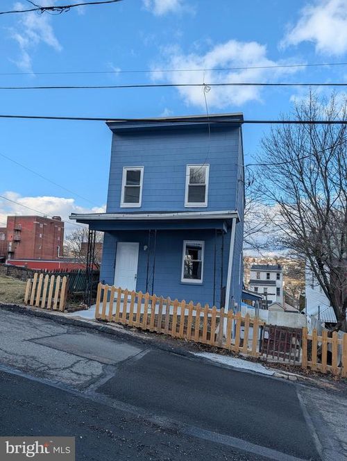 246 Pierce St, POTTSVILLE, PA, 17901-3427 | Card Image