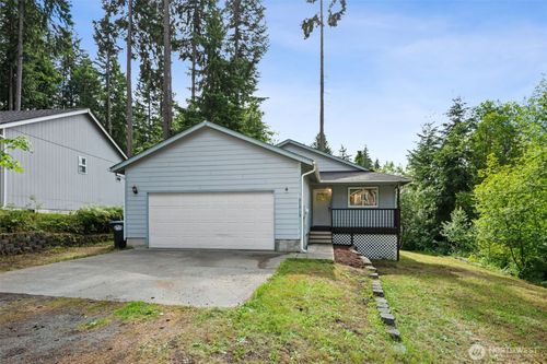 21715 N Clear Lake Blvd Se, Yelm, WA, 98597-7901 | Card Image