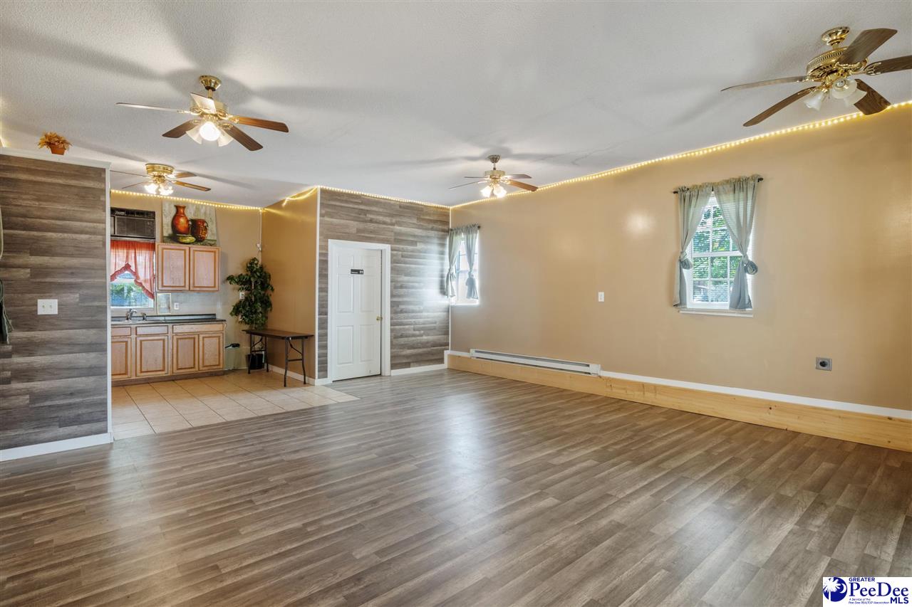 Commercial Sale in Marion 4