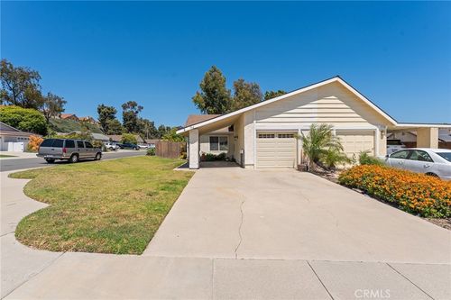 784 Hillcrest Dr, Camarillo, CA, 93012-5222 | Card Image