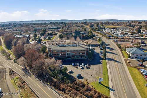 103-3911 Castlevale Rd, Yakima, WA, 98902-7807 | Card Image