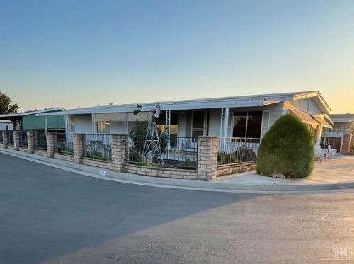 spc-68-400 E Roberts Ln, Bakersfield, CA, 93308-4858 | Card Image