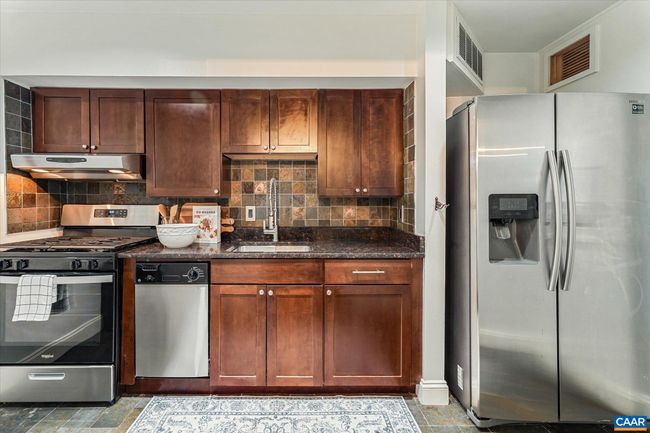 APT-2 - 2405 Barracks Ct, Condo with 2 bedrooms, 1 bathrooms and null parking in CHARLOTTESVILLE VA | Image 7