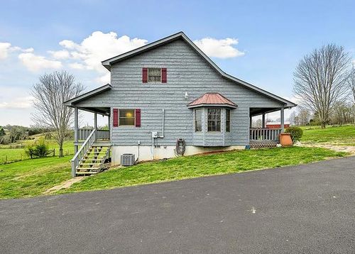 1393 Jones Chapel Rd, Byrdstown, TN, 38549-4620 | Card Image
