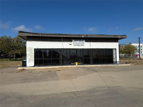 221 N Interstate 35, Georgetown, TX, 78628-3671 | Card Image