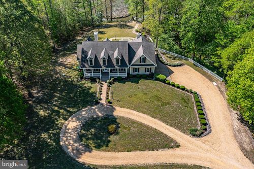51 Grand Villa Dr, Weems, VA, 22576-2500 | Card Image
