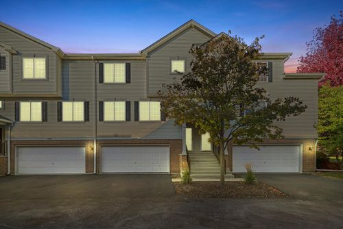 4-409 Evergreen Cir, Gilberts, IL, 60136-4054 | Card Image