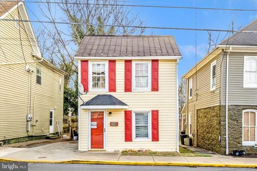 308 S Raleigh St, MARTINSBURG, WV, 25401-2639 | Card Image