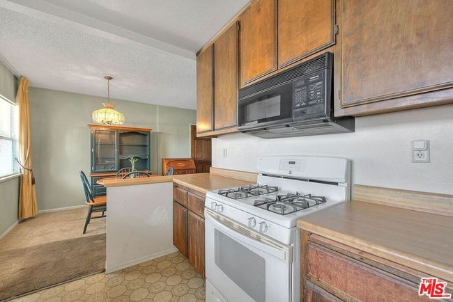 UNIT-4 - 5815 Bowcroft St, Condo with 1 bedrooms, 1 bathrooms and 1 parking in Los Angeles CA | Image 24