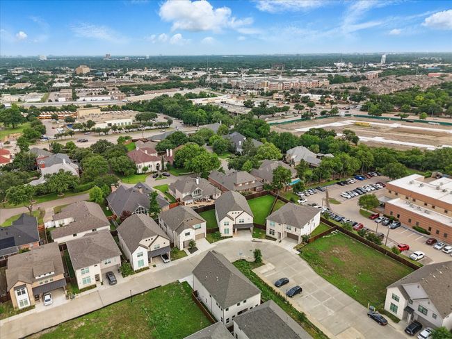 Aerial view of residential area | Image 39
