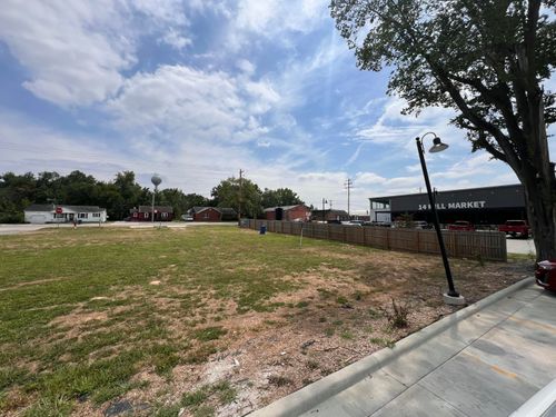 209&211 E Mount Vernon Street, Nixa, MO, 65714 | Card Image