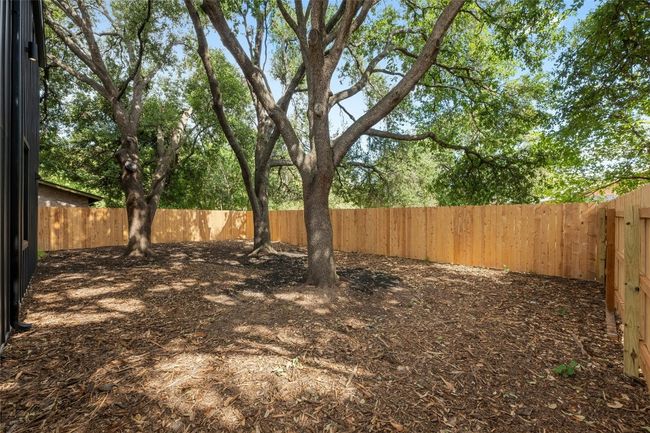 B - 2010 Gathright Cv, House other with 2 bedrooms, 3 bathrooms and 1 parking in Austin TX | Image 28