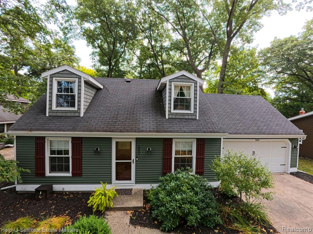 Riverside Dr, Port Huron, MI 48060