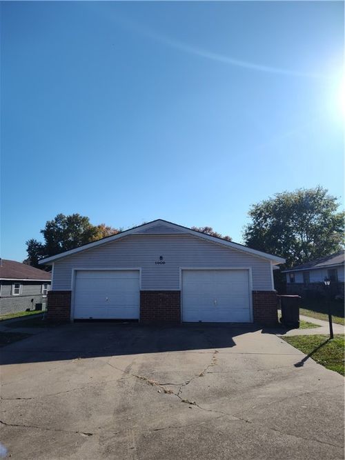 1909 Sycamore Pl, Springdale, AR, 72762-7626 | Card Image