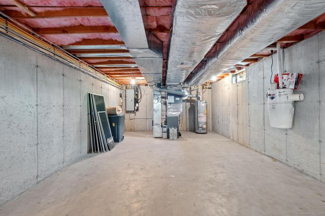 2 Charles Ct, Condo with 3 bedrooms, 3 bathrooms and null parking in Suffield CT | Image 34