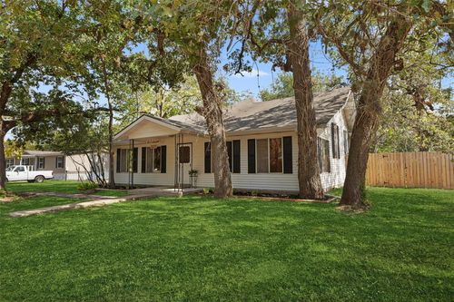 327 12th St, Somerville, TX, 77879-4475 | Card Image