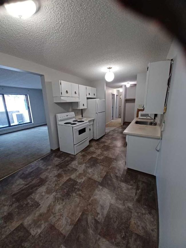 112 - 7801 98 Street, Condo with 2 bedrooms, 1 bathrooms and 1 parking in Peace River AB | Image 4