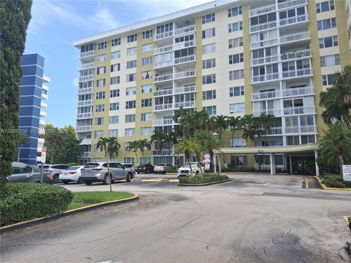 201b-4400hillcrest Hillcrest Dr, Hollywood, FL, 33021-7931 | Card Image
