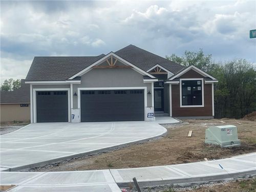 510 Whitetail Ct, Smithville, MO, 64089-9126 | Card Image