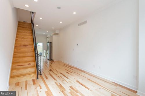 2611 Titan St, PHILADELPHIA, PA, 19146-3815 | Card Image