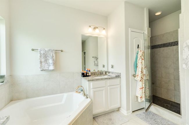 2337 Shalmar Dr, House other with 4 bedrooms, 2 bathrooms and 3 parking in West Columbia TX | Image 21