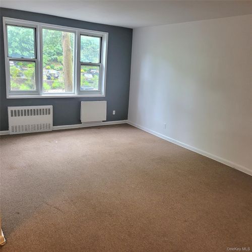 apt-3s-5 Sadore Ln, Yonkers, NY, 10710-4715 | Card Image