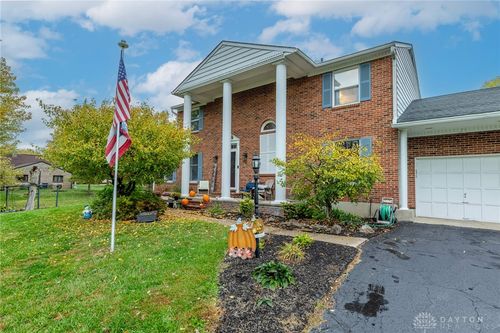 7710 Crestway Rd, Clayton, OH, 45315-9764 | Card Image