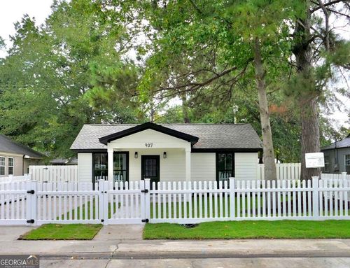 907 Cubbedge St, Savannah, GA, 31415-3164 | Card Image