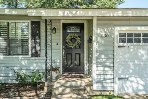 1130 S Pine St, Grapevine, TX, 76051-5520 | Card Image