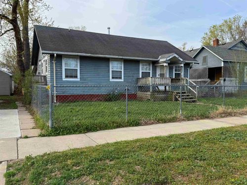 923 W Walnut St, Salina, KS, 67401-2585 | Card Image