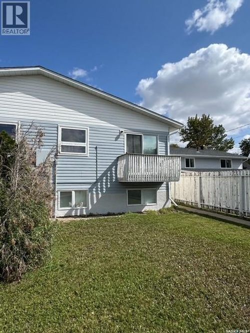 34 Central Ave S, Swift Current, SK, S9H3E6 | Card Image