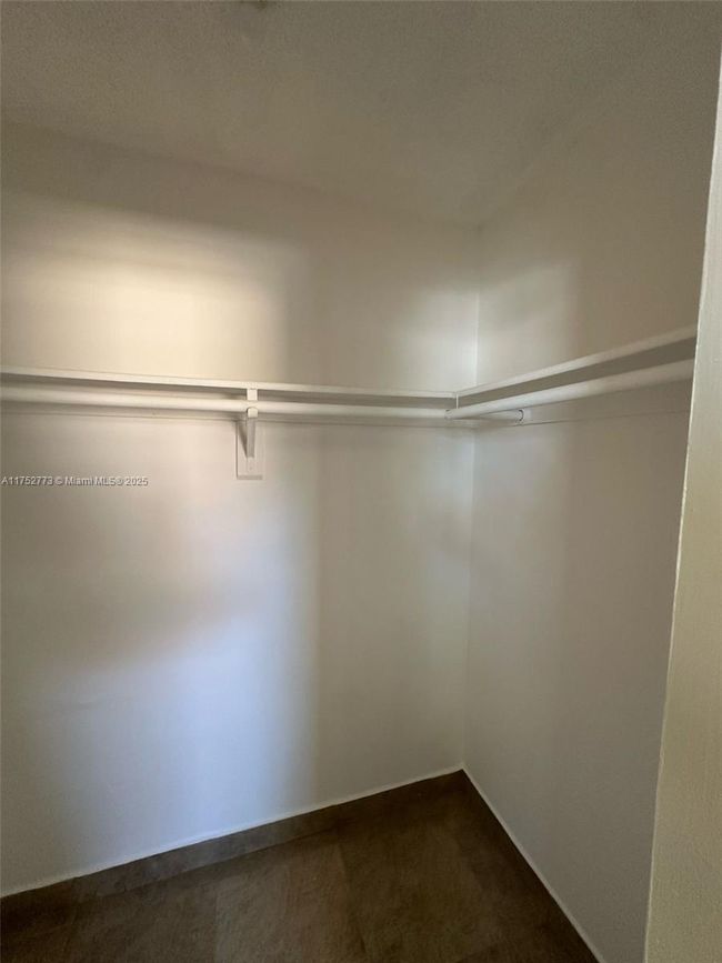 APT-212 - 30 Se 4 Th Ave, Condo with 1 bedrooms, 1 bathrooms and null parking in Hallandale Beach FL | Image 5