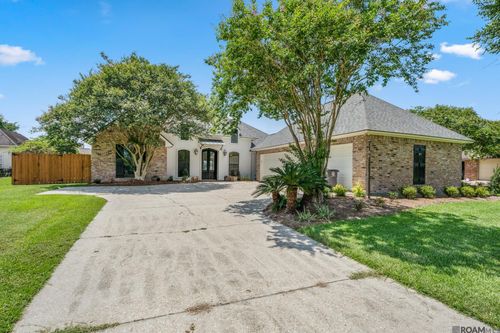 9832 Vignes Lake Ave, Baton Rouge, LA, 70817 | Card Image
