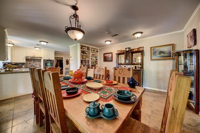 Dining Area | Image 10