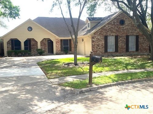 107 Bramble Bush Ln, Victoria, TX, 77904-2354 | Card Image
