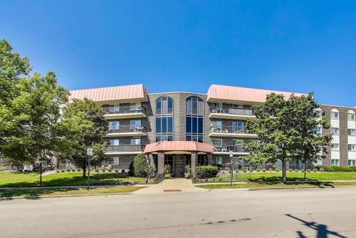 103-4840 Foster St, Skokie, IL, 60077-1306 | Card Image