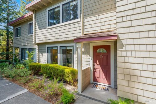 109 Albion Ct, Novato, CA, 94947-5106 | Card Image