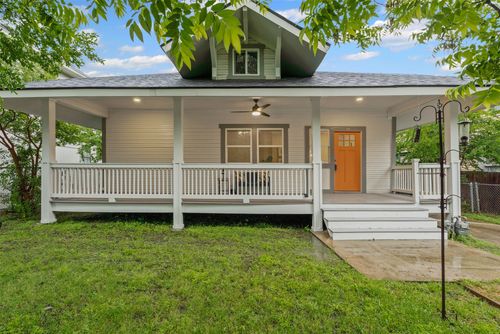 813 Elsbeth St, Dallas, TX, 75208-4225 | Card Image