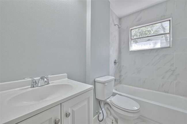 3918 Tavenor Ln, House other with 4 bedrooms, 2 bathrooms and null parking in Houston TX | Image 17