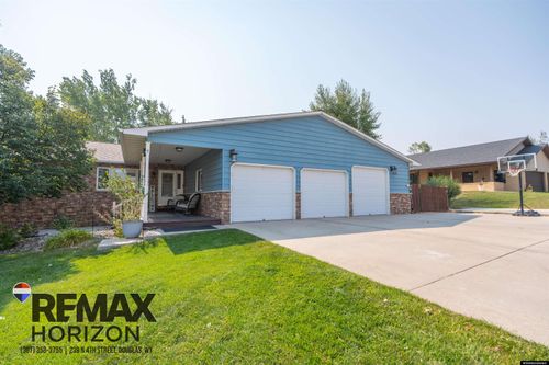 684 Williams St, Douglas, WY, 82633-2754 | Card Image